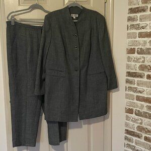 Dressbarn Women's Business Suit – Size 16W